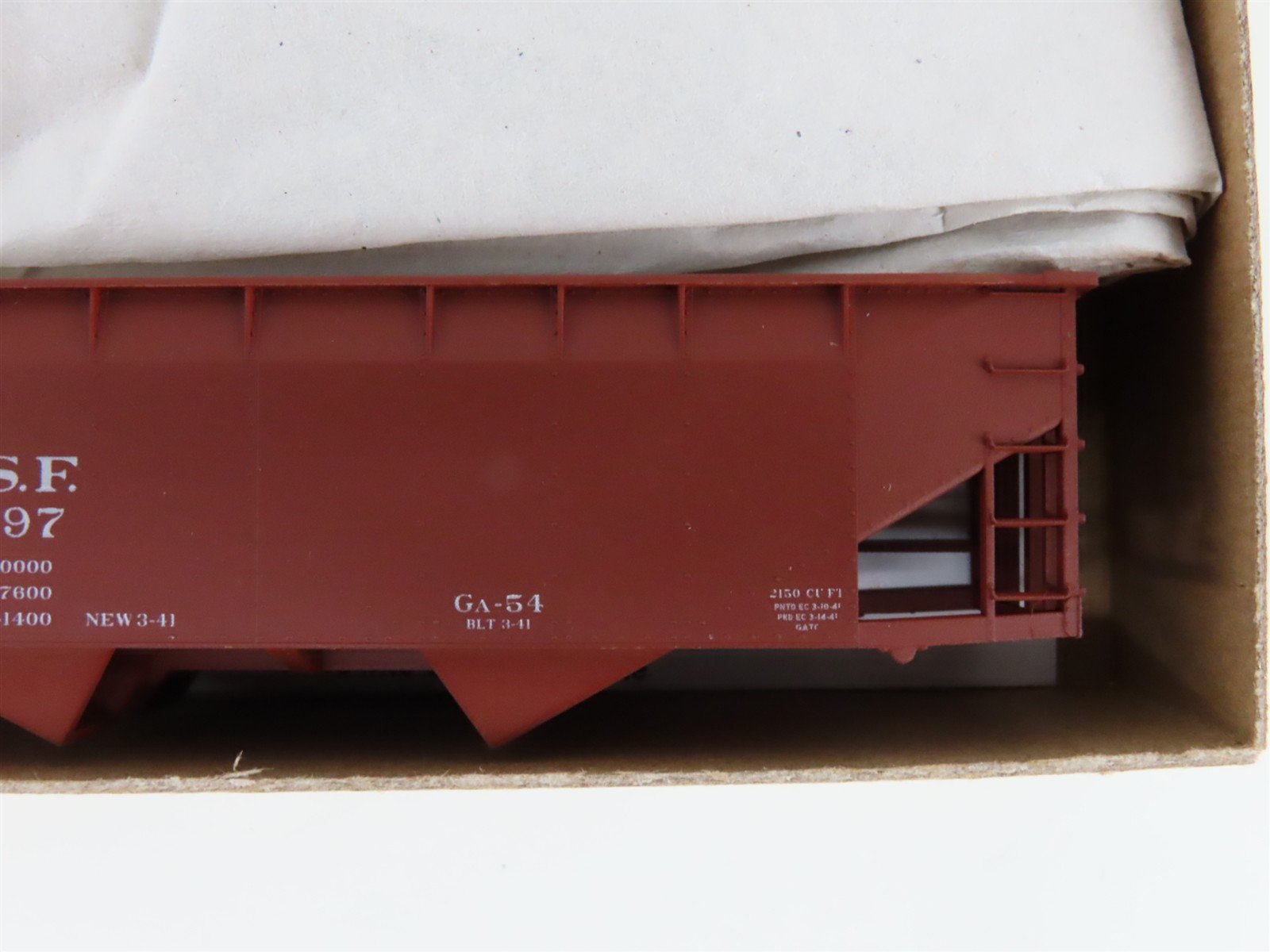 LOT of 5 HO Scale Accurail ATSF/RI/T&P/M&NF Open Hopper & Assorted Boxcar Kits