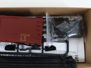 LOT of 5 HO Scale Accurail ATSF/RI/T&P/M&NF Open Hopper & Assorted Boxcar Kits