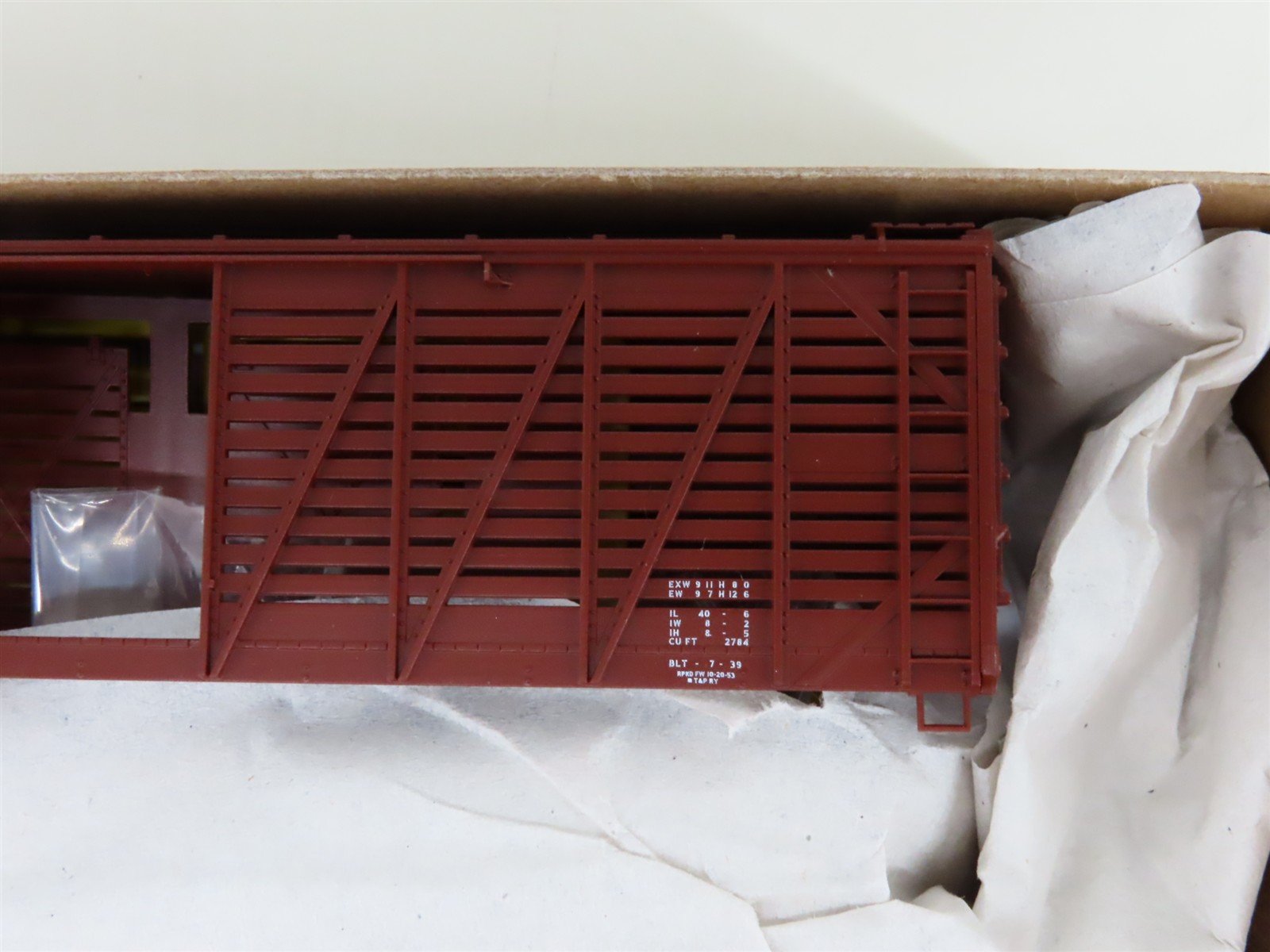 LOT of 5 HO Scale Accurail ATSF/RI/T&P/M&NF Open Hopper & Assorted Boxcar Kits