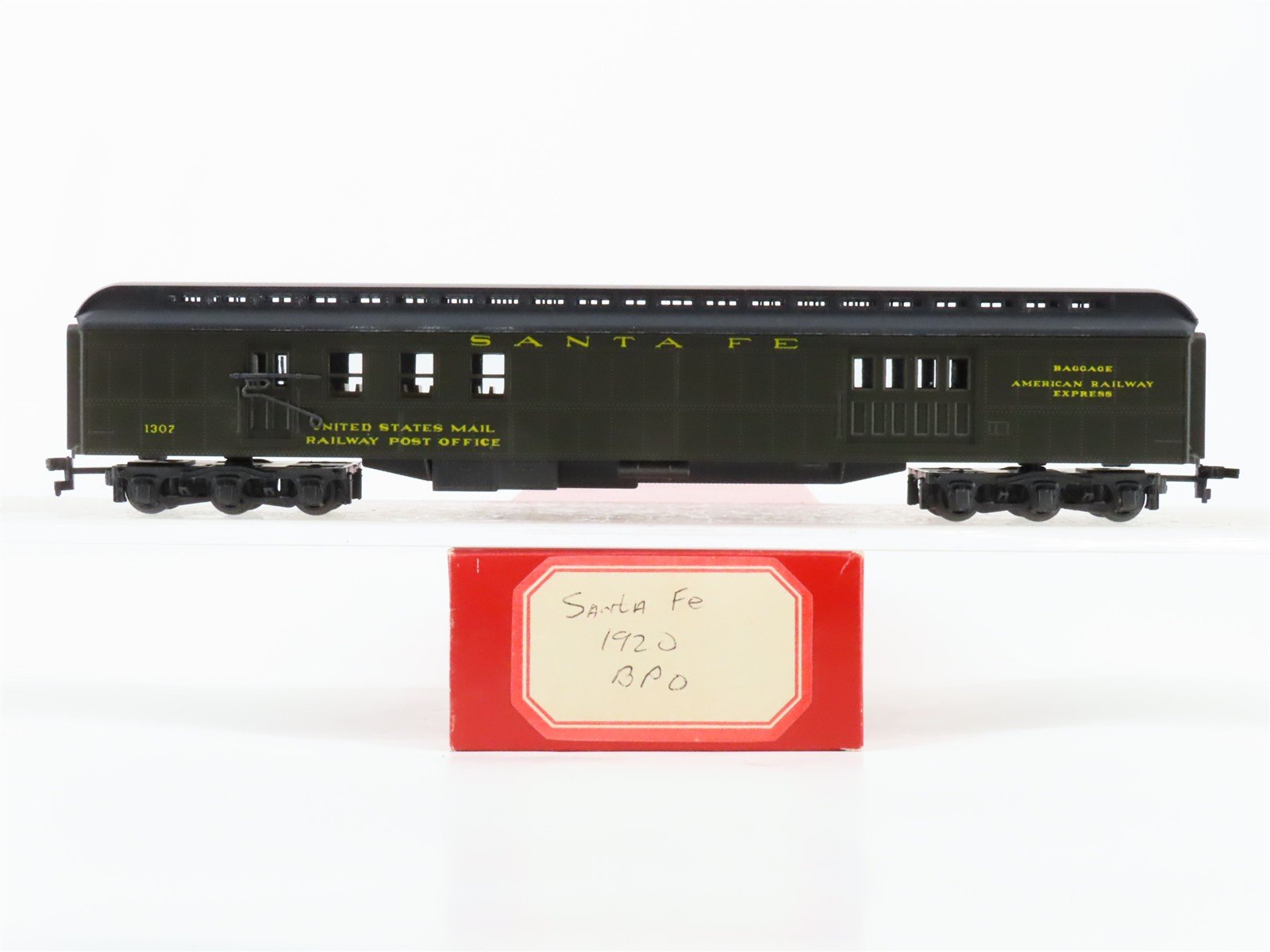HO Scale Rivarossi 2807/0 ATSF Santa Fe RPO Passenger Car #1307
