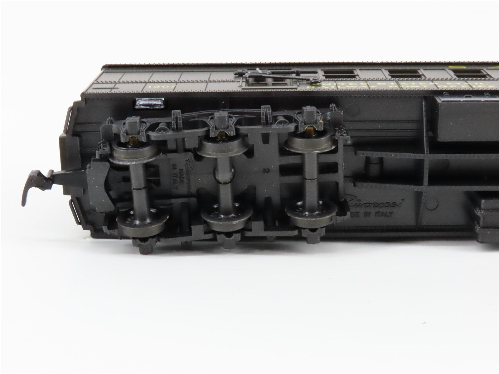 HO Scale Rivarossi 2807/0 ATSF Santa Fe RPO Passenger Car #1307