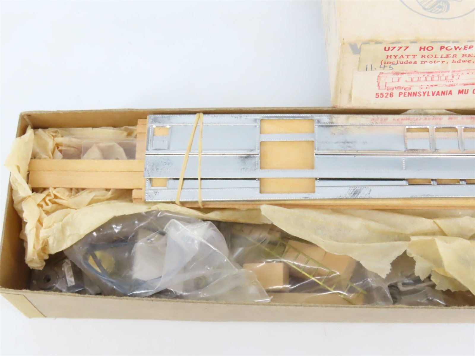 HO Scale Walthers Kit 5526-U777 Undecorated PRR MU Combine Electric Rail Car