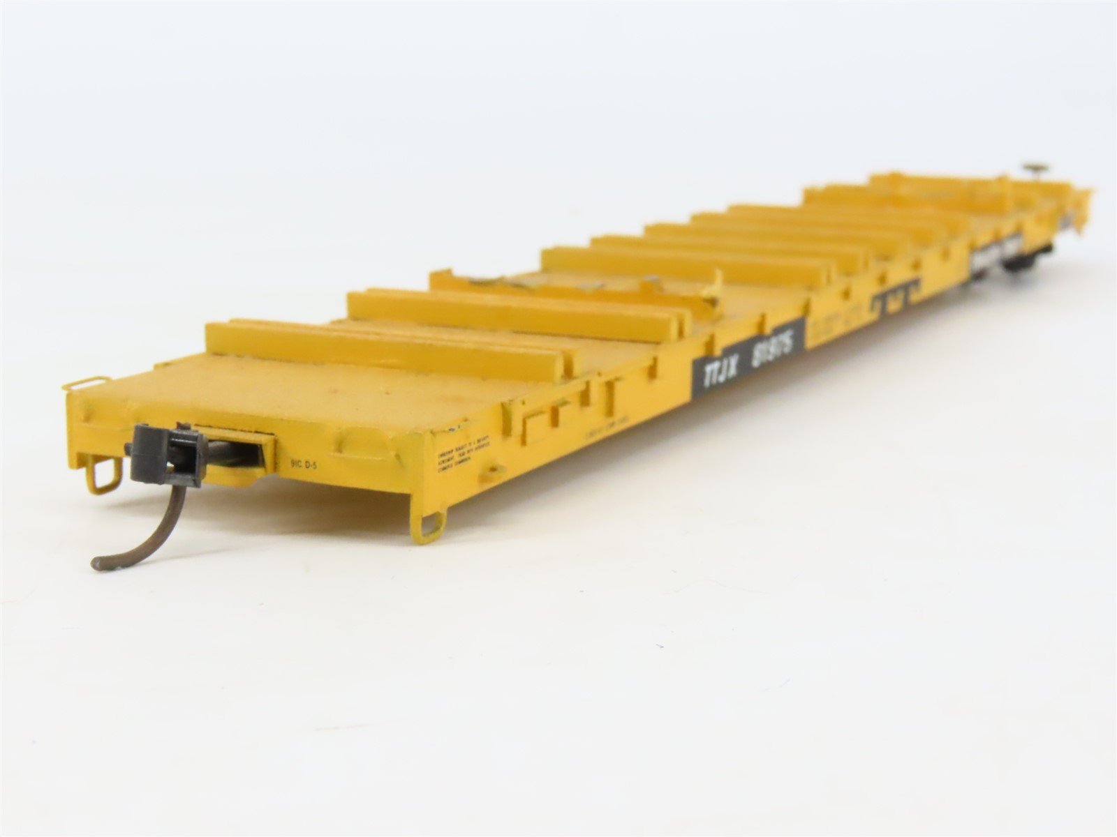 HO Scale-Craft SCF-1 TTJX Finger Rack Flat Car #81975 w/ Load - Custom