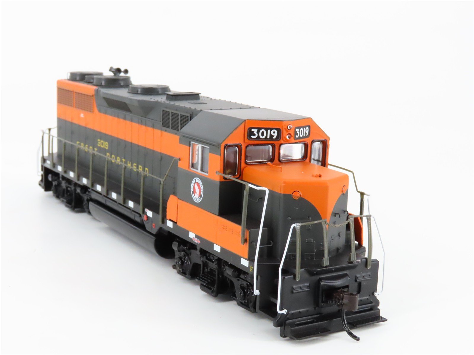 HO Scale Athearn 91727 GN Great Northern EMD GP35 Diesel #3019 - DCC Ready