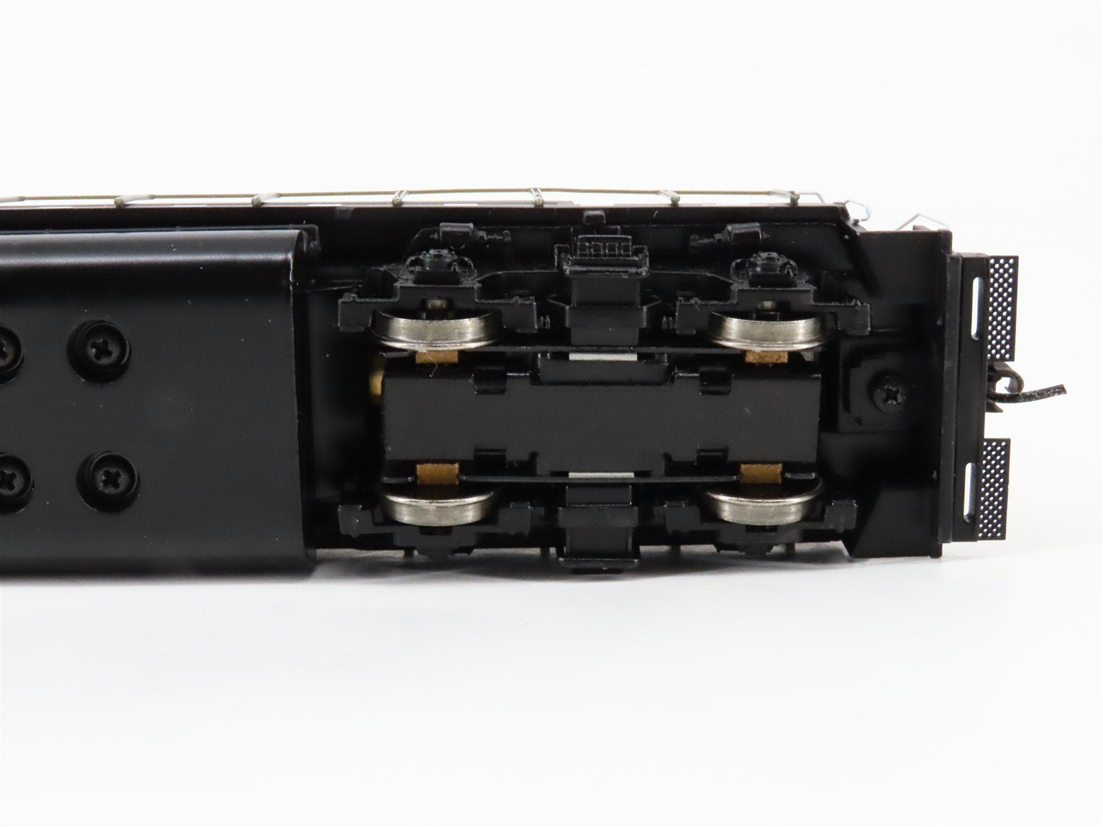 HO Scale Athearn 91727 GN Great Northern EMD GP35 Diesel #3019 - DCC Ready