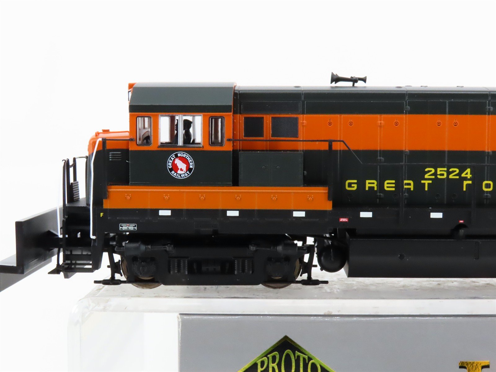 HO Scale Proto 2000 31389 GN Great Northern GE U28B Diesel #2524 w/ DCC & Sound