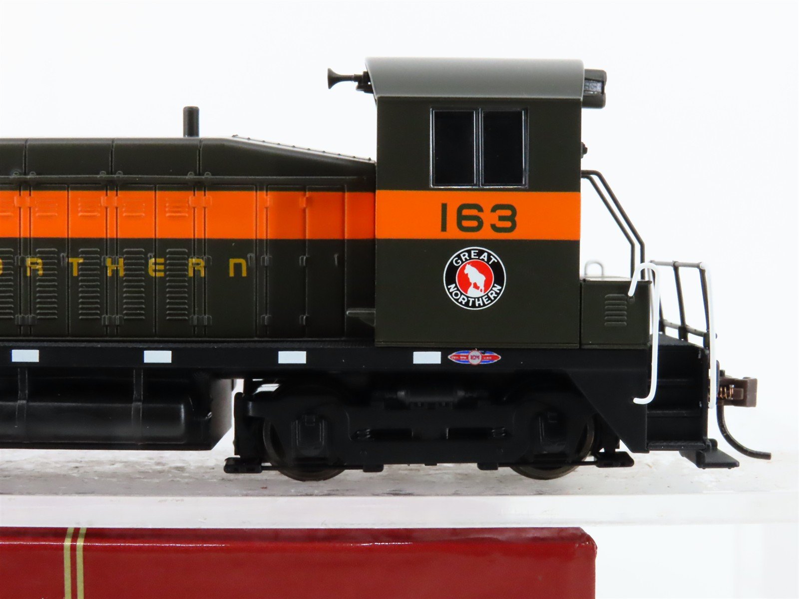 HO Broadway Limited BLI 658 GN Great Northern EMD SW7 Diesel #163 w/ DCC & Sound