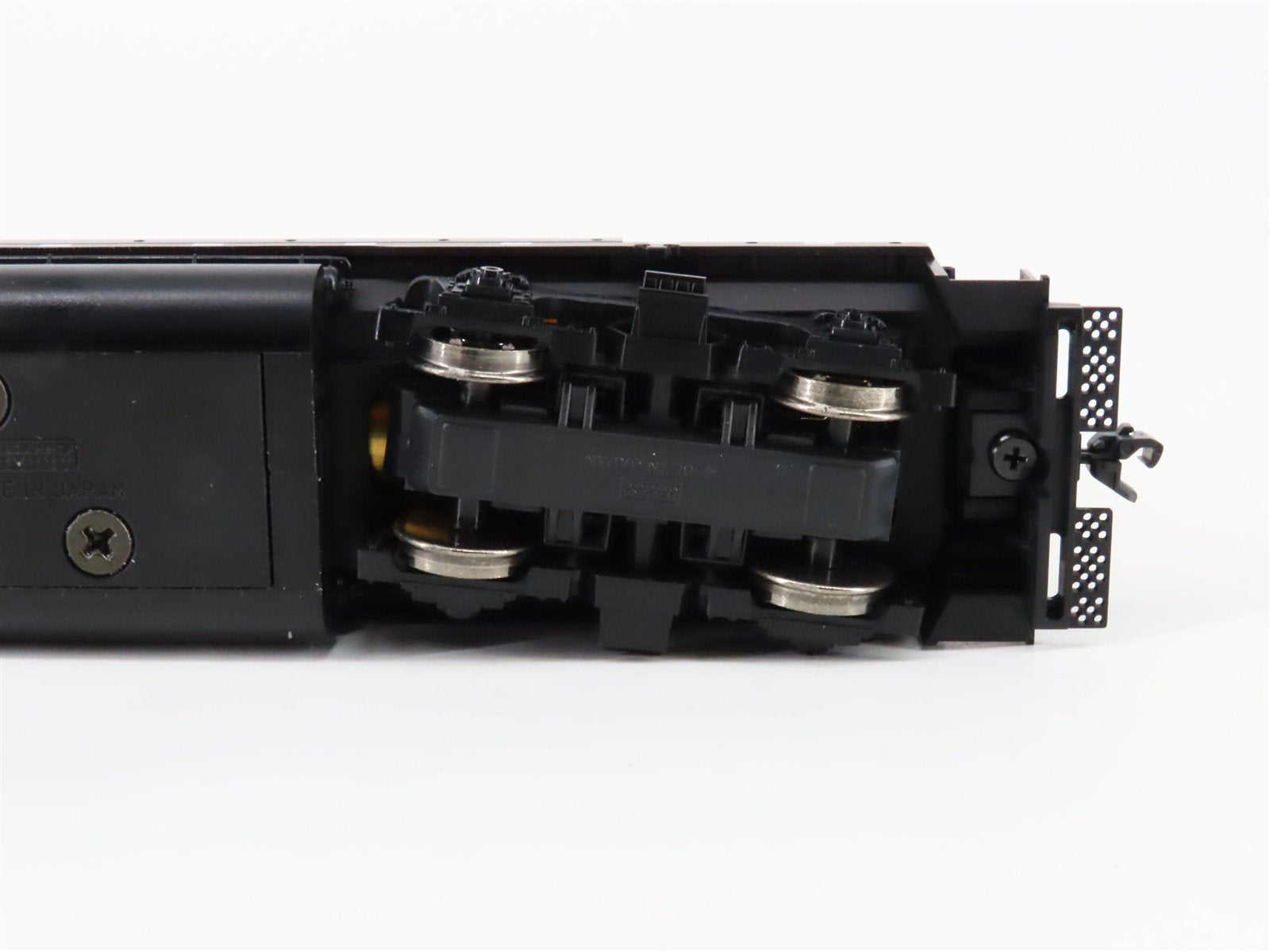 HO Scale KATO 37-3003 GN Great Northern EMD GP35 Ph. 1C Diesel #3036 - DCC Ready
