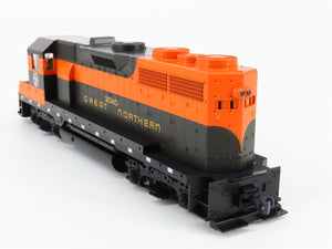 HO Scale KATO 37-3004 GN Great Northern EMD GP35 Ph. 1C Diesel #3040 - DCC Ready