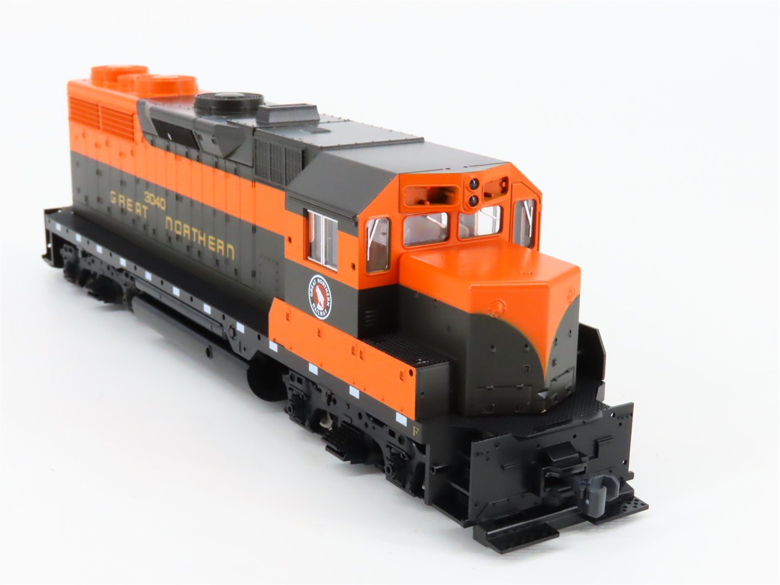HO Scale KATO 37-3004 GN Great Northern EMD GP35 Ph. 1C Diesel #3040 - DCC Ready