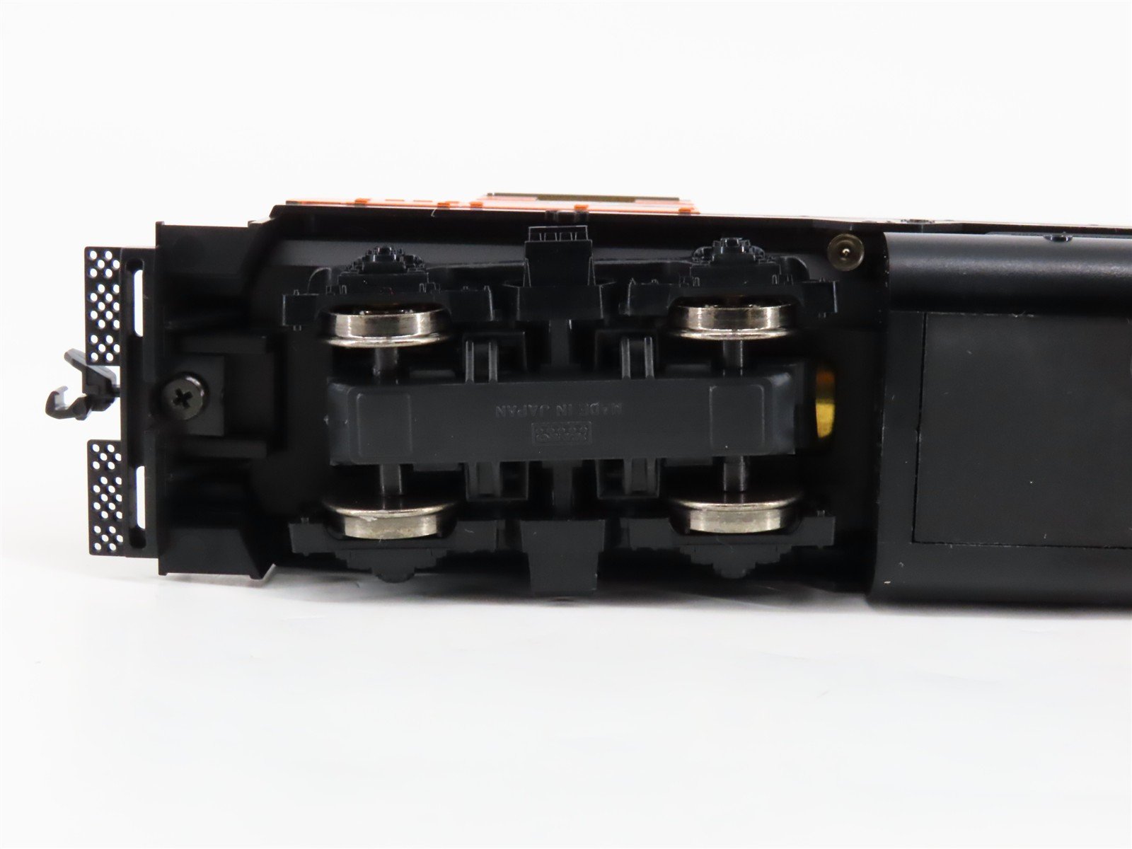 HO Scale KATO 37-3004 GN Great Northern EMD GP35 Ph. 1C Diesel #3040 - DCC Ready