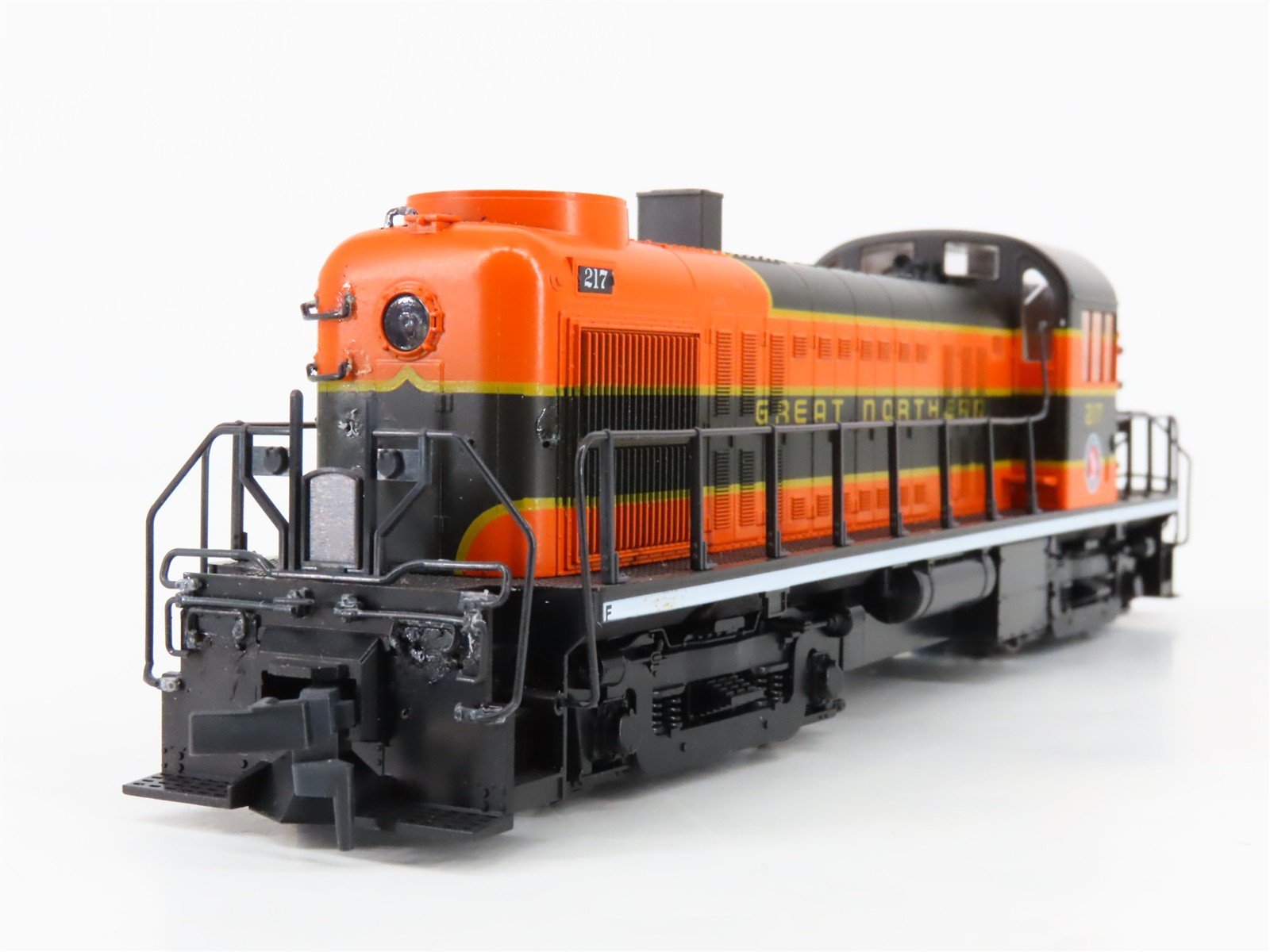 HO Scale KATO 37-2302 GN Great Northern ALCO RS-2 Diesel #217 - DCC Ready