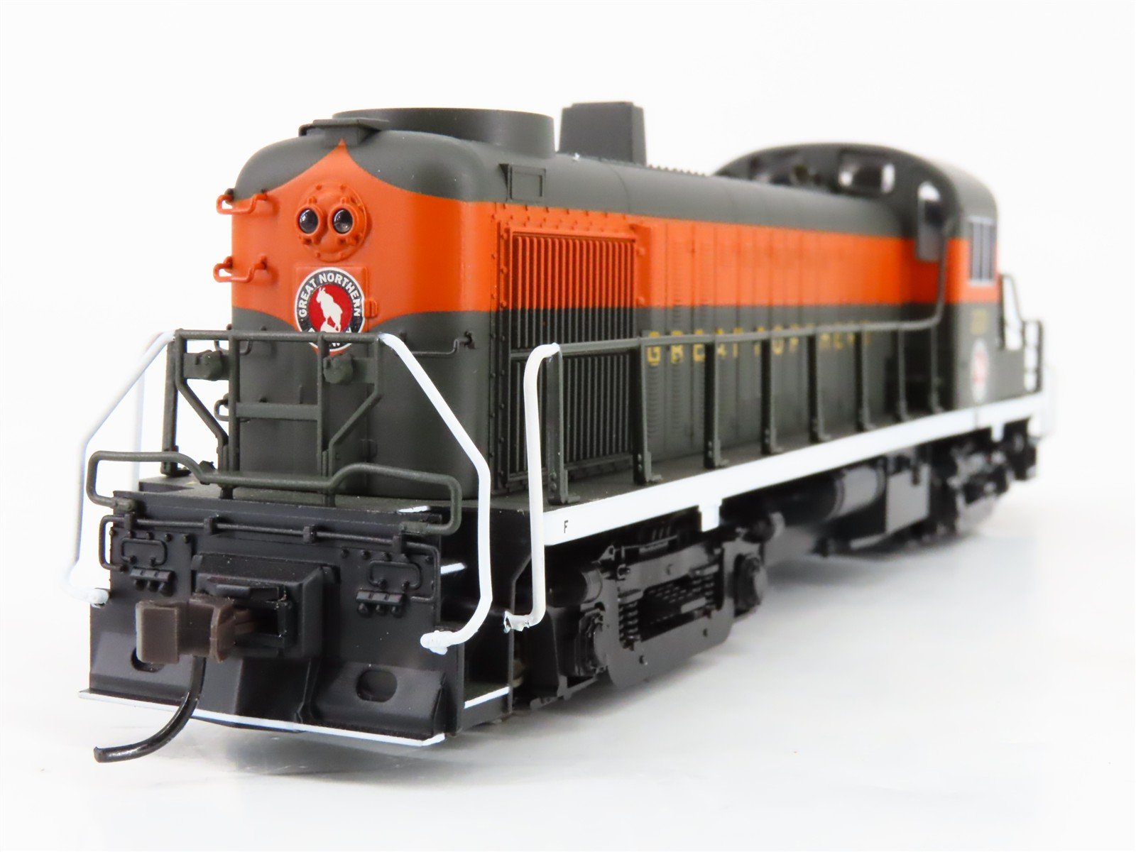 HO Scale Atlas Classic 8343 GN Great Northern ALCO RS-3 Diesel Locomotive #221