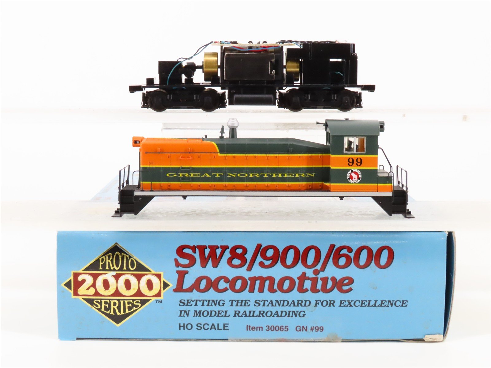 HO Scale Proto 2000 30065 GN Great Northern SW8/900/600 Diesel Switcher #99