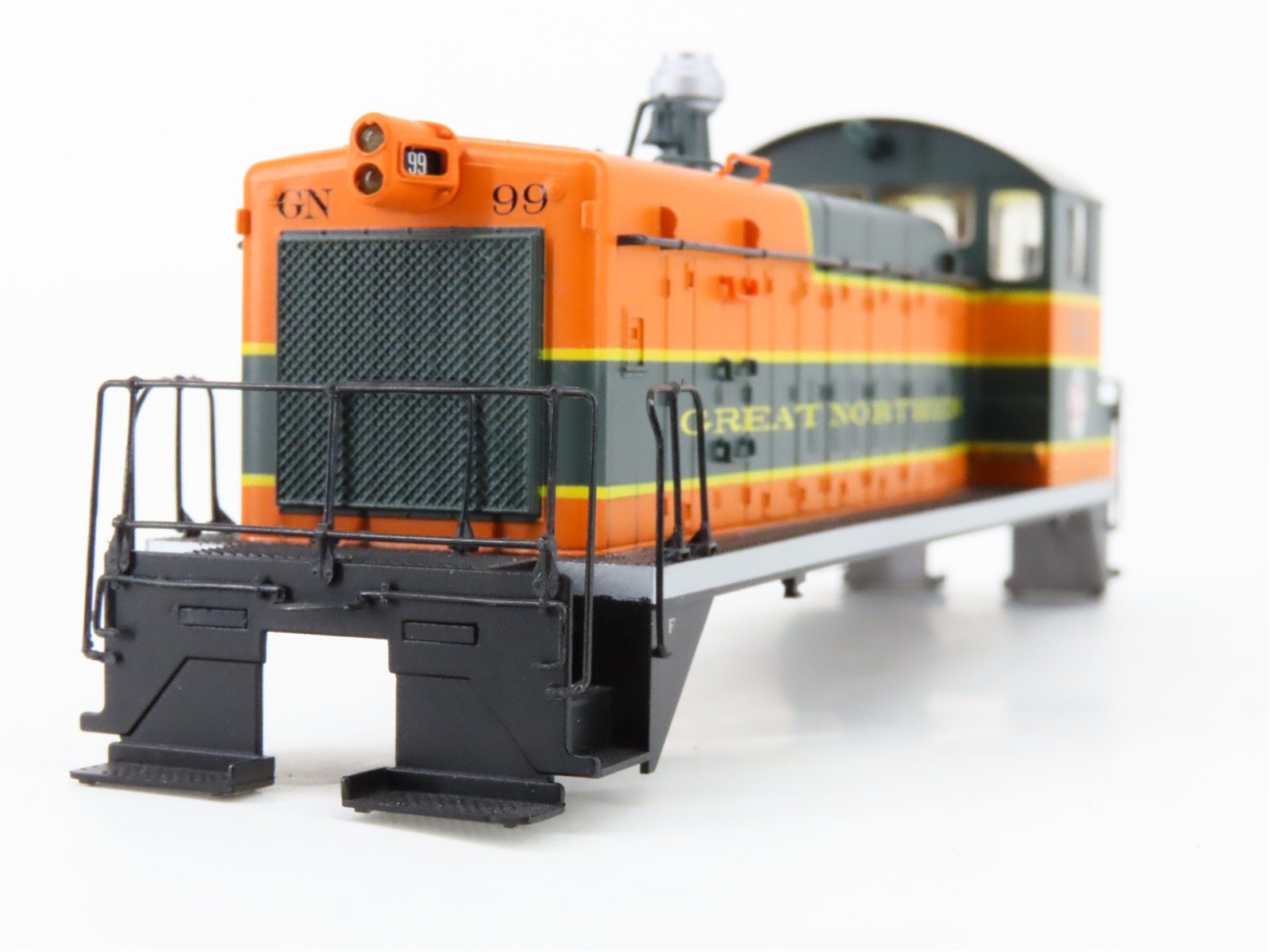 HO Scale Proto 2000 30065 GN Great Northern SW8/900/600 Diesel Switcher #99