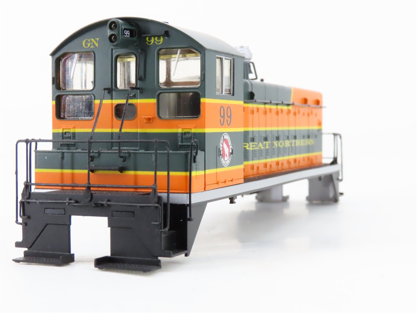 HO Scale Proto 2000 30065 GN Great Northern SW8/900/600 Diesel Switcher #99