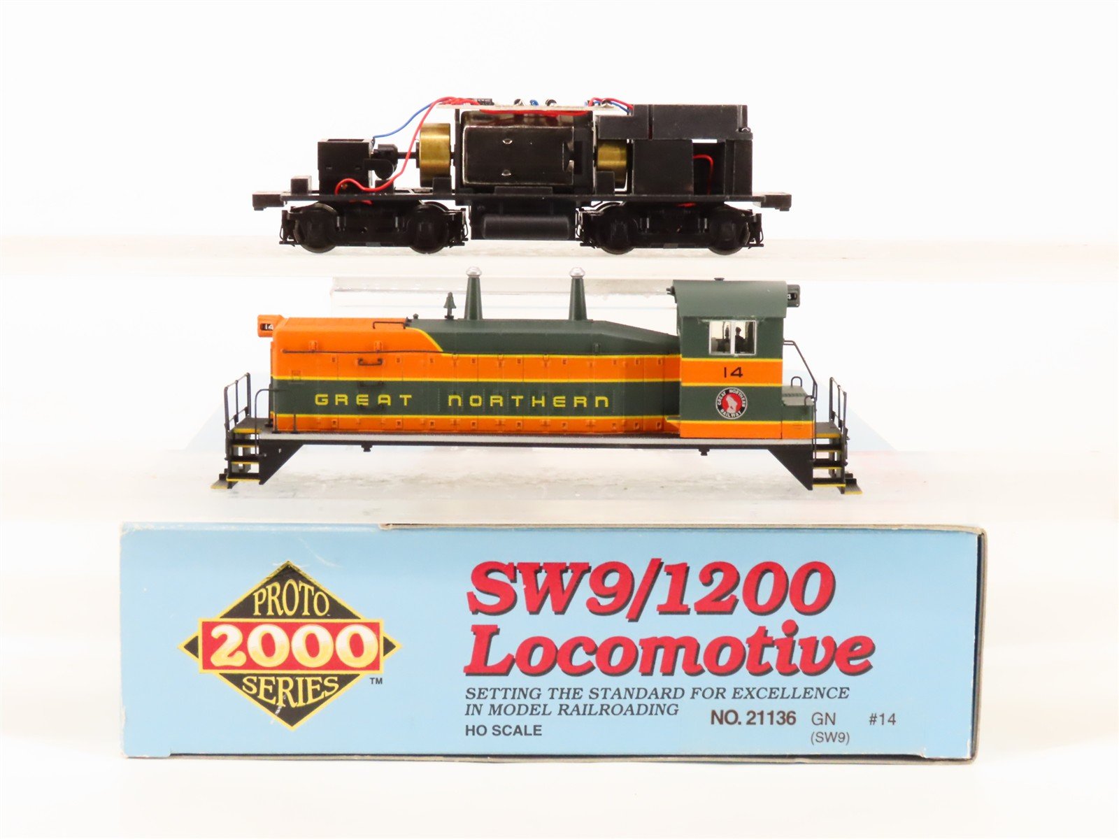 HO Scale Proto 2000 21136 GN Great Northern EMD SW9 Diesel Switcher #14