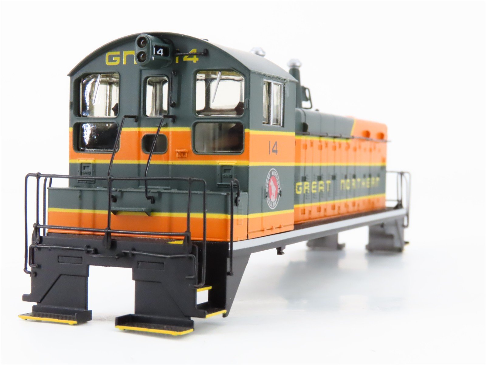 HO Scale Proto 2000 21136 GN Great Northern EMD SW9 Diesel Switcher #14