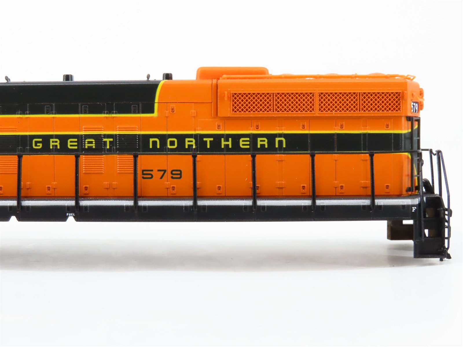 HO Scale Proto 2000 21190 GN Grreat Northern EMD SD9 Diesel #579 - DCC Ready