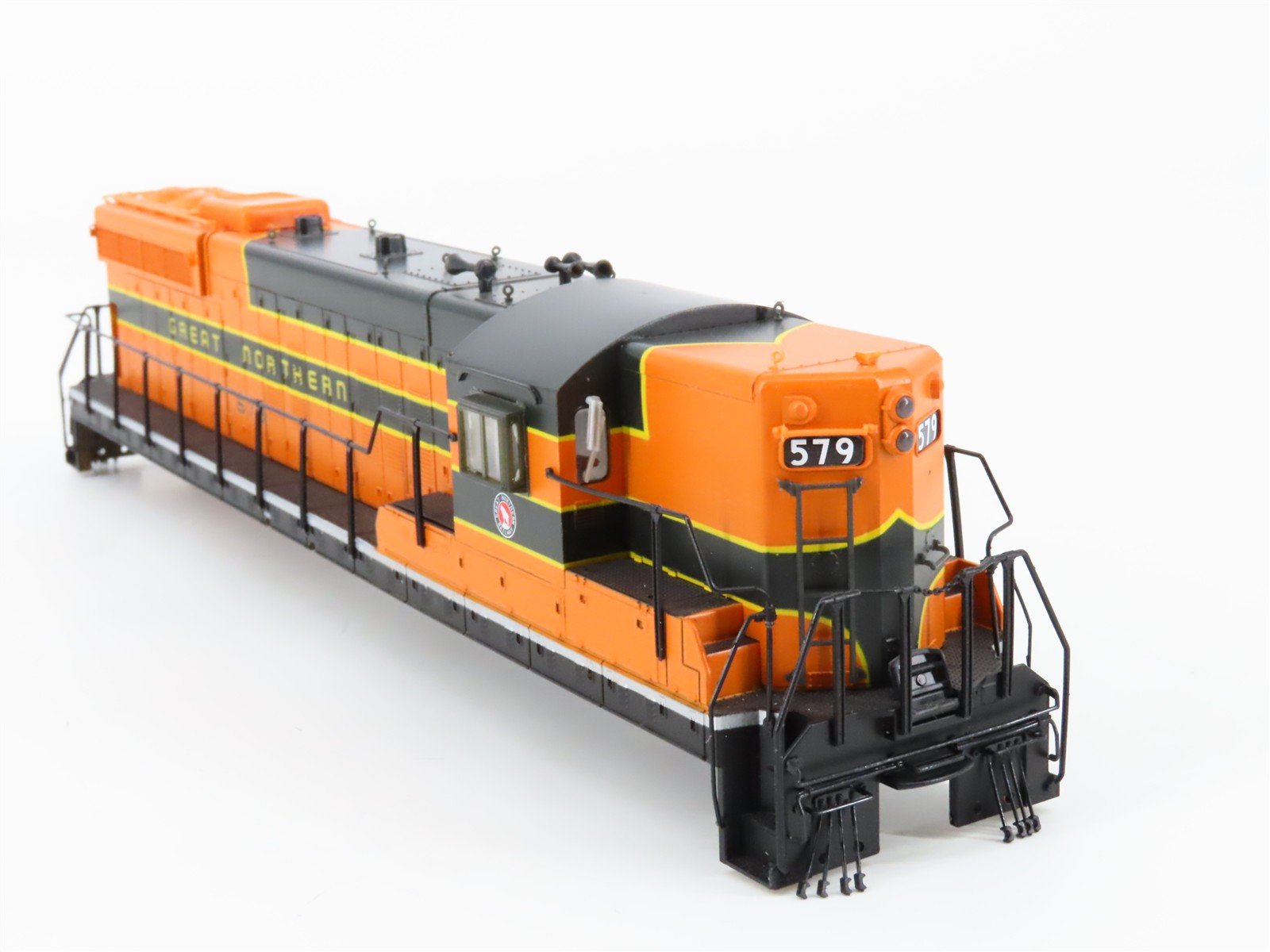 HO Scale Proto 2000 21190 GN Grreat Northern EMD SD9 Diesel #579 - DCC Ready