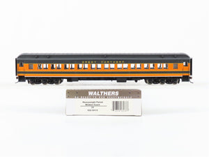 HO Scale Walthers 932-10113 GN Great Northern Paired-Window Coach Passenger Car