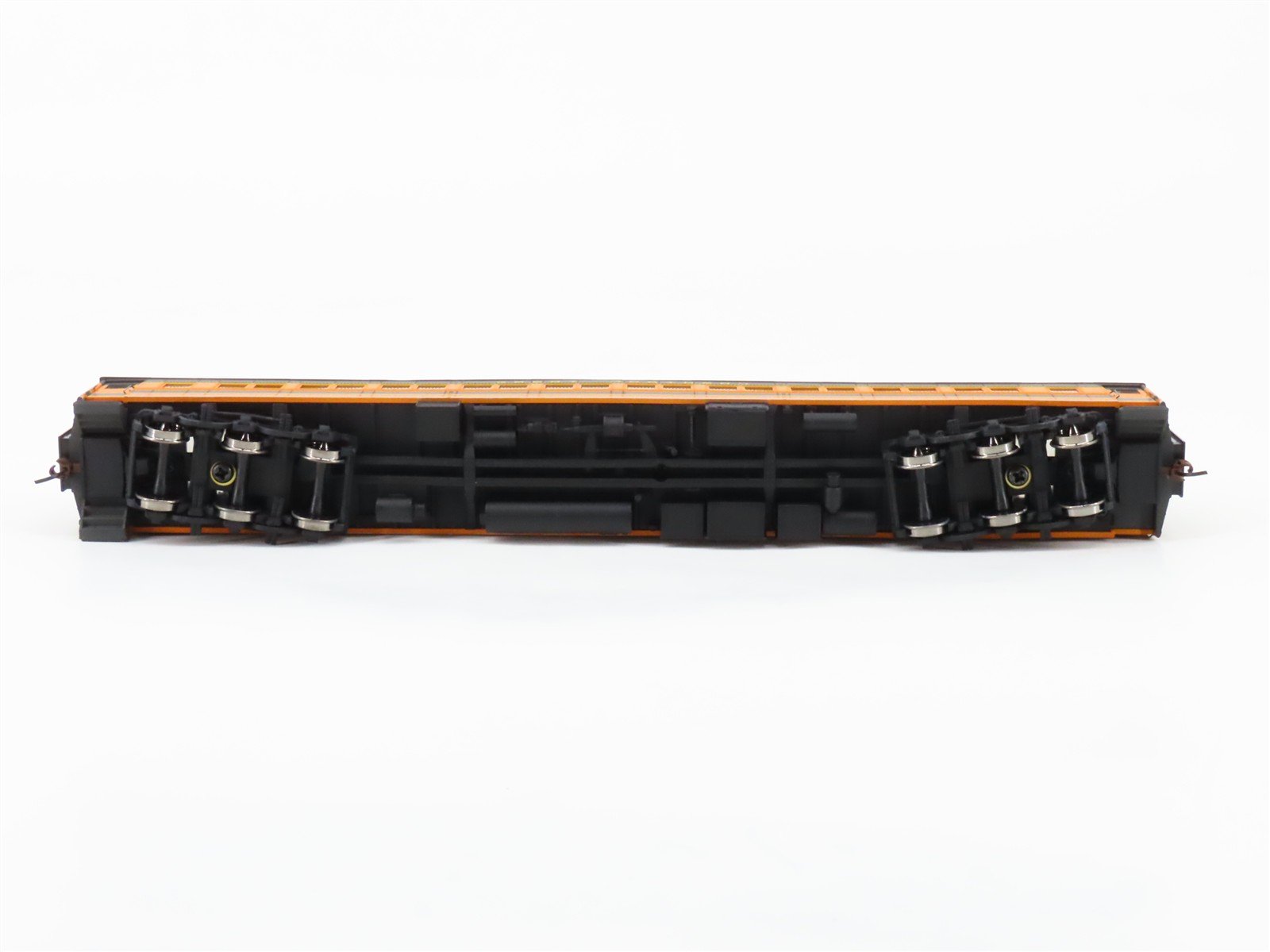 HO Scale Walthers 932-10113 GN Great Northern Paired-Window Coach Passenger Car