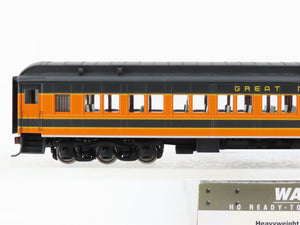 HO Scale Walthers 932-10113 GN Great Northern Paired Window Coach Passenger Car