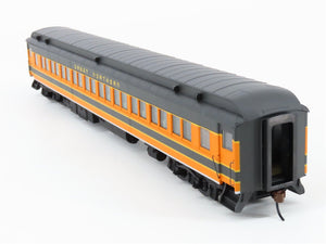 HO Scale Walthers 932-10113 GN Great Northern Paired Window Coach Passenger Car