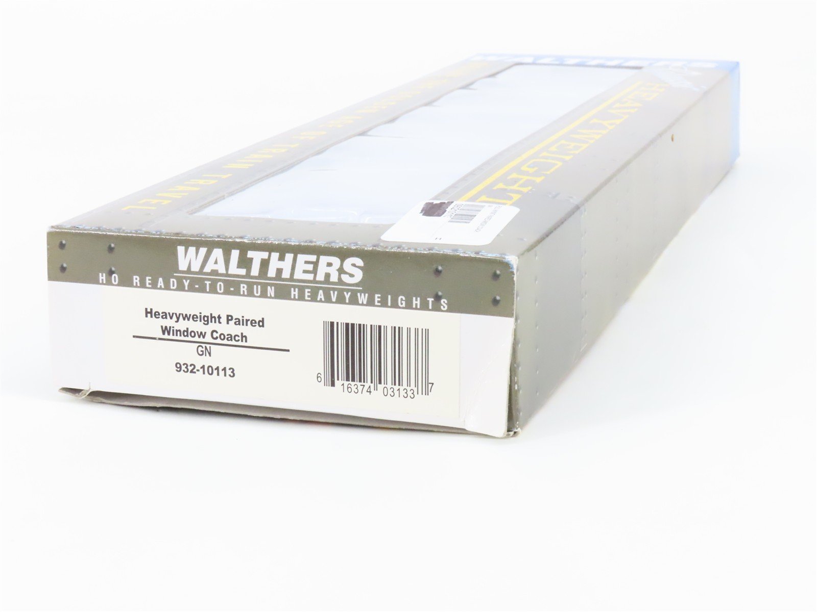 HO Scale Walthers 932-10113 GN Great Northern Paired Window Coach Passenger Car