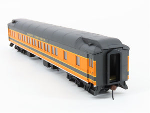 HO Walthers 932-10213 GN Great Northern Pullman 14-Section Sleeper Passenger Car