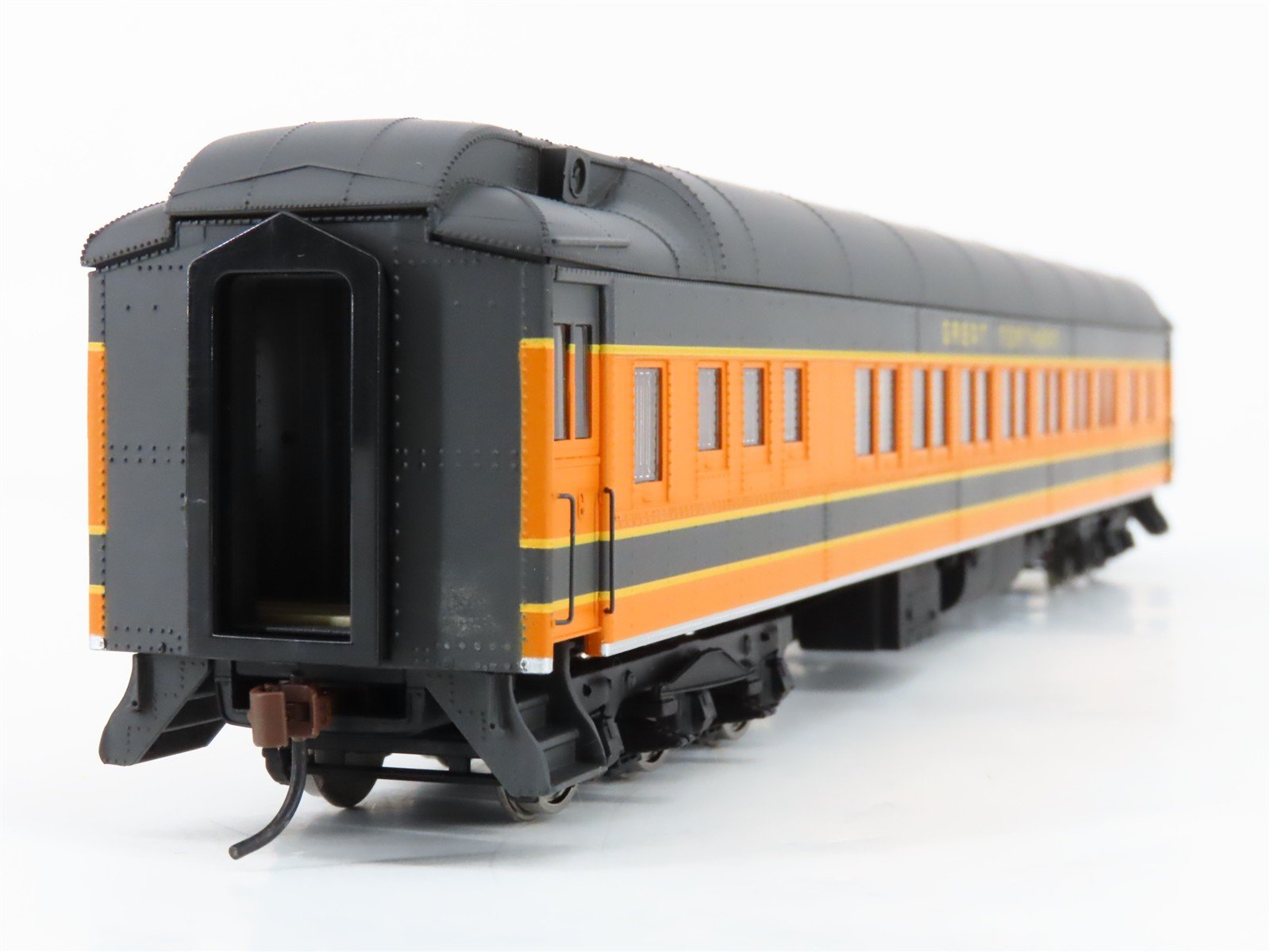 HO Walthers 932-10213 GN Great Northern Pullman 14-Section Sleeper Passenger Car