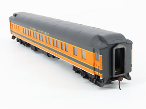 HO Walthers 932-10213 GN Great Northern Pullman 14-Section Sleeper Passenger Car