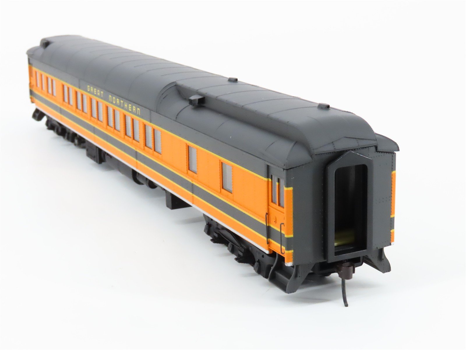 HO Scale Walthers 932-10013 GN Great Northern Pullman 12-1 Sleeper Passenger Car