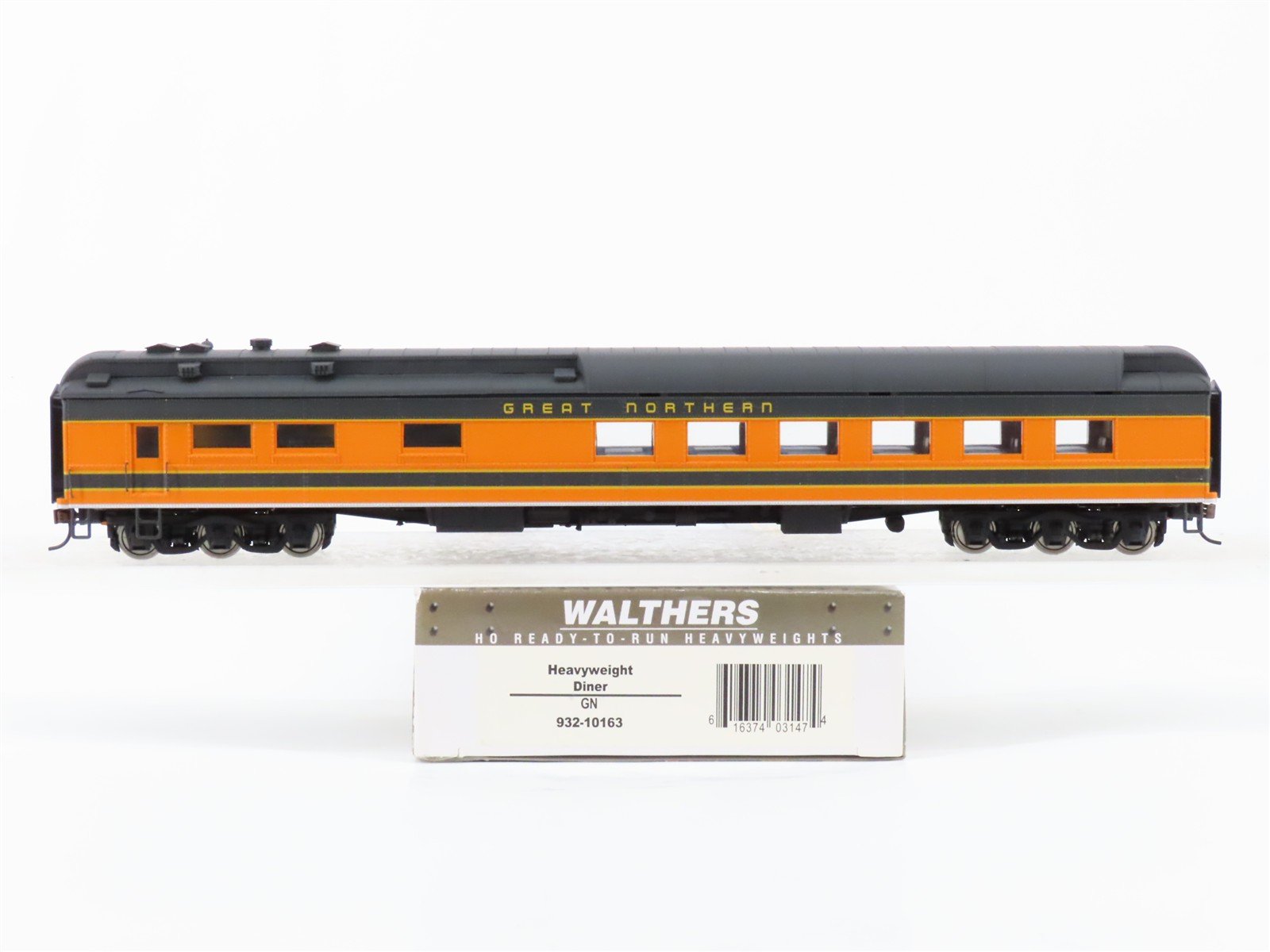 HO Scale Walthers 932-10163 GN Great Northern Heavyweight Diner Passenger Car