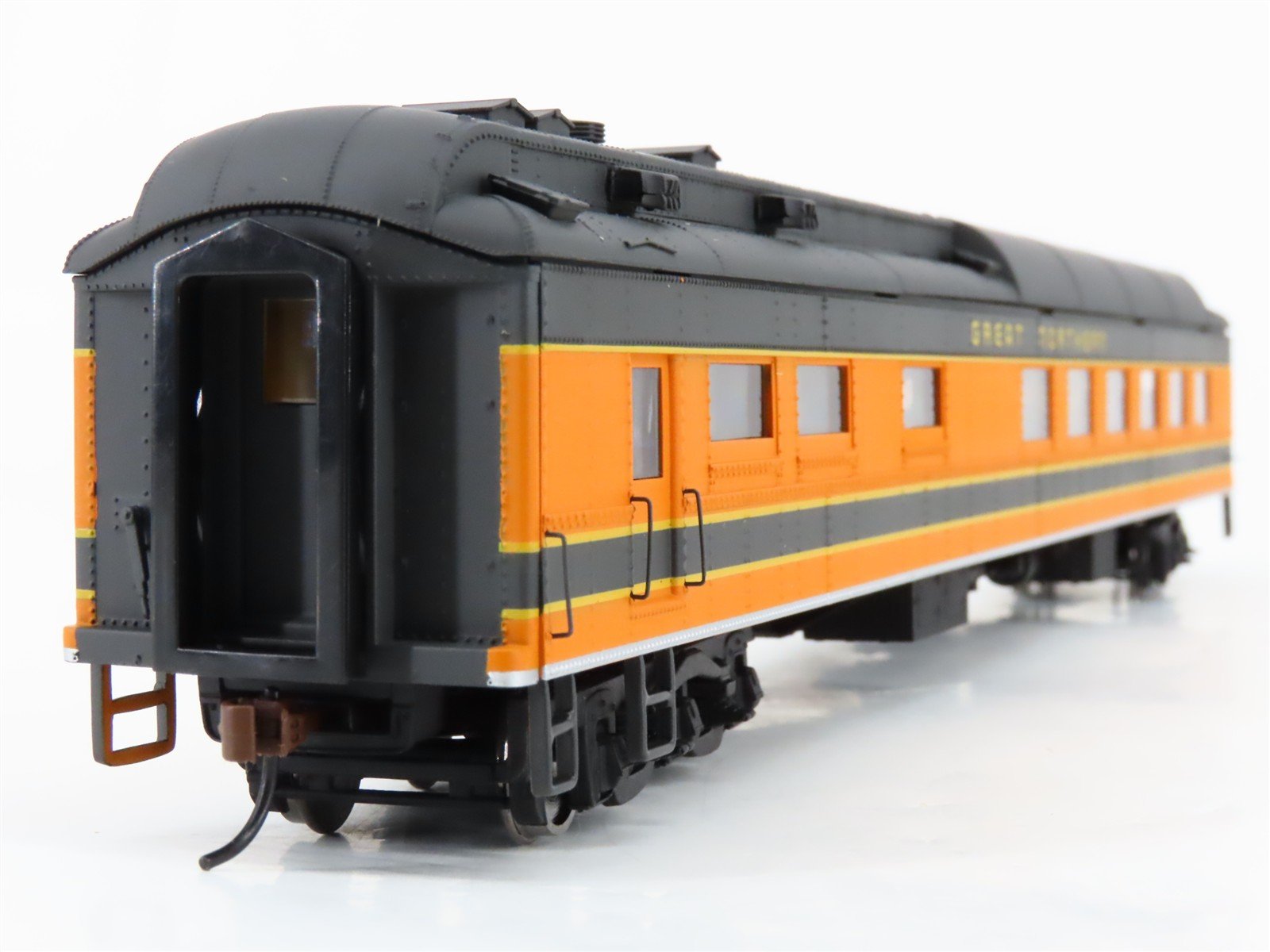 HO Scale Walthers 932-10163 GN Great Northern Heavyweight Diner Passenger Car
