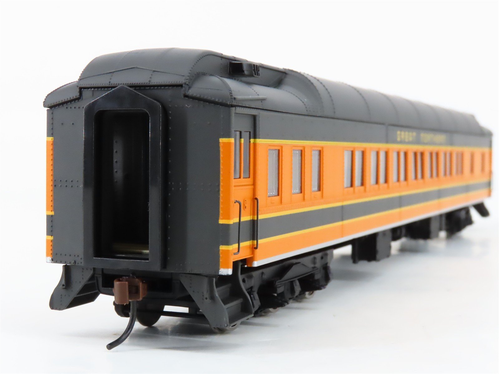 HO Walthers 932-10213 GN Great Northern Pullman 14-Section Sleeper Passenger Car