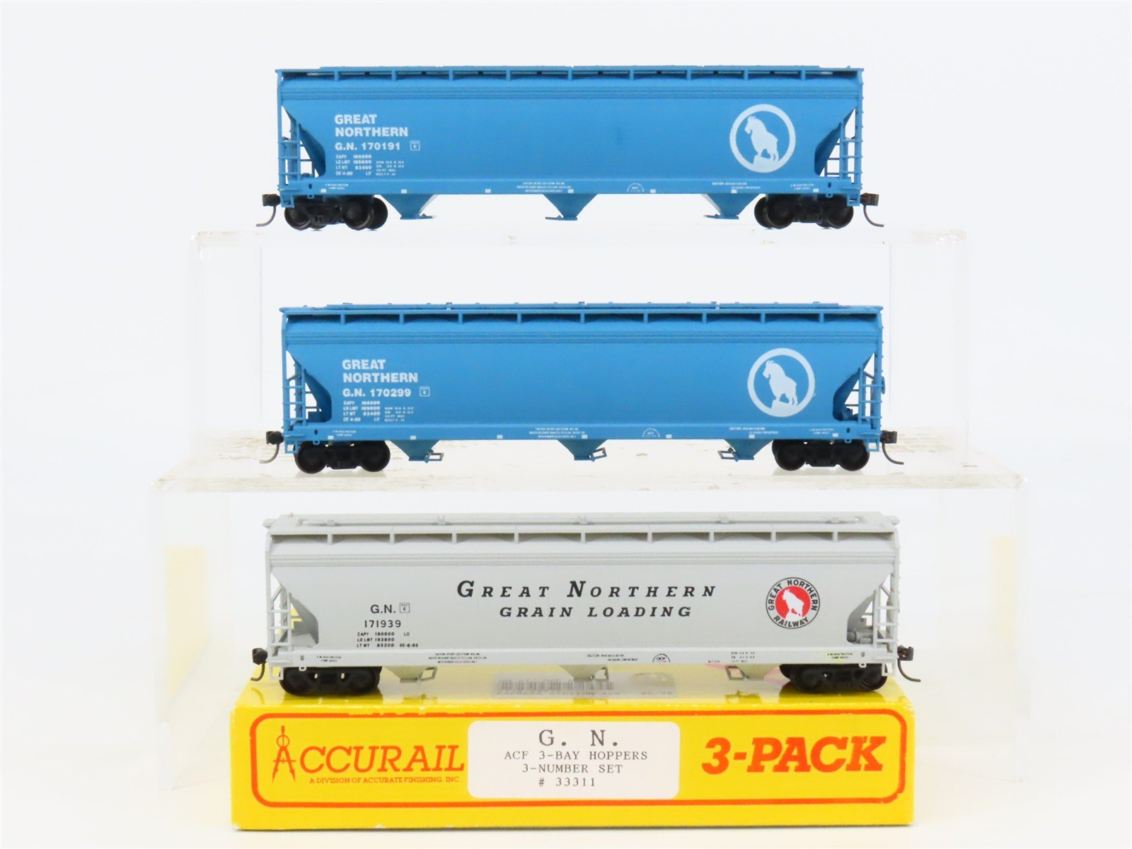 HO Scale Accurail 33311 GN Great Northern 3-Bay Covered Hoppers 3-Pack -UPGRADED
