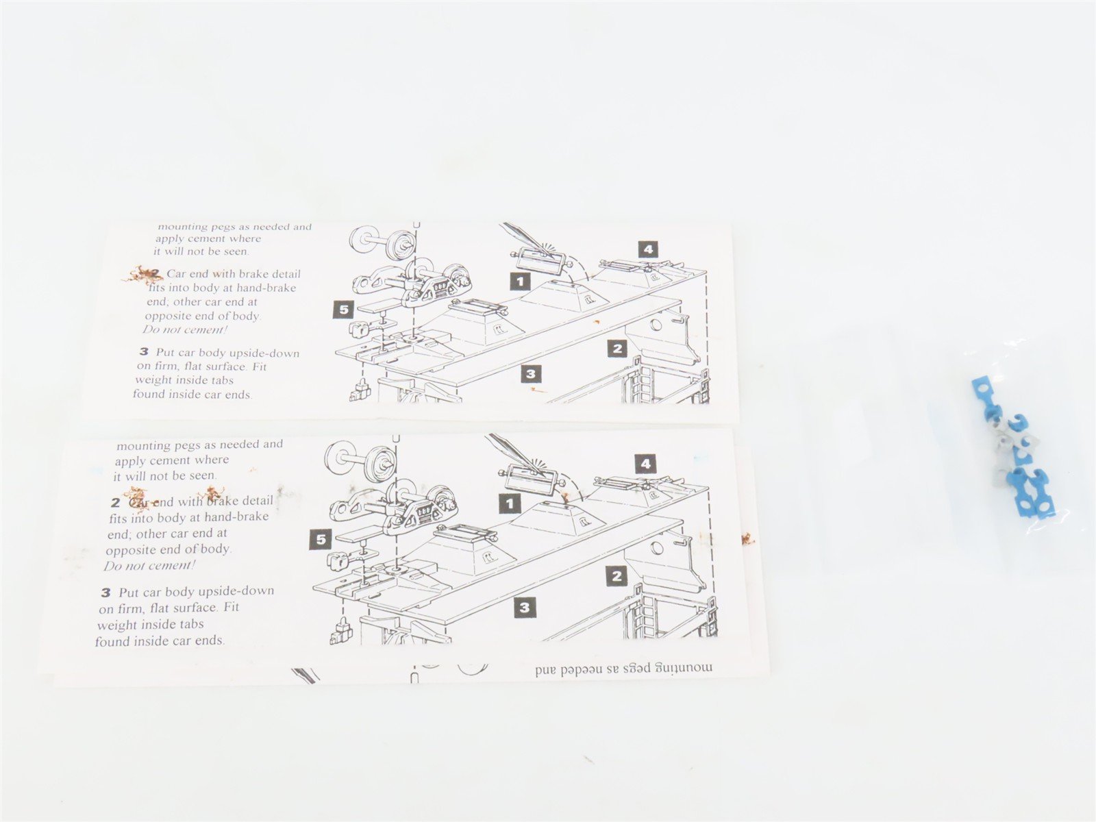 HO Scale Accurail 33311 GN Great Northern 3-Bay Covered Hoppers 3-Pack -UPGRADED