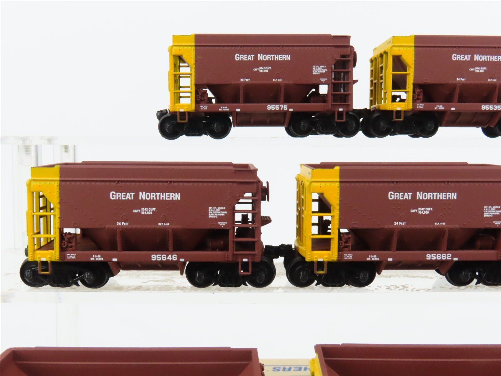 HO Scale Walthers 932-4555 GN Great Northern Taconite Ore Cars 12-Pack