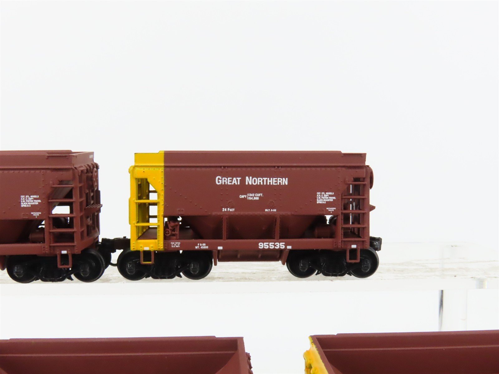 HO Scale Walthers 932-4555 GN Great Northern Taconite Ore Cars 12-Pack