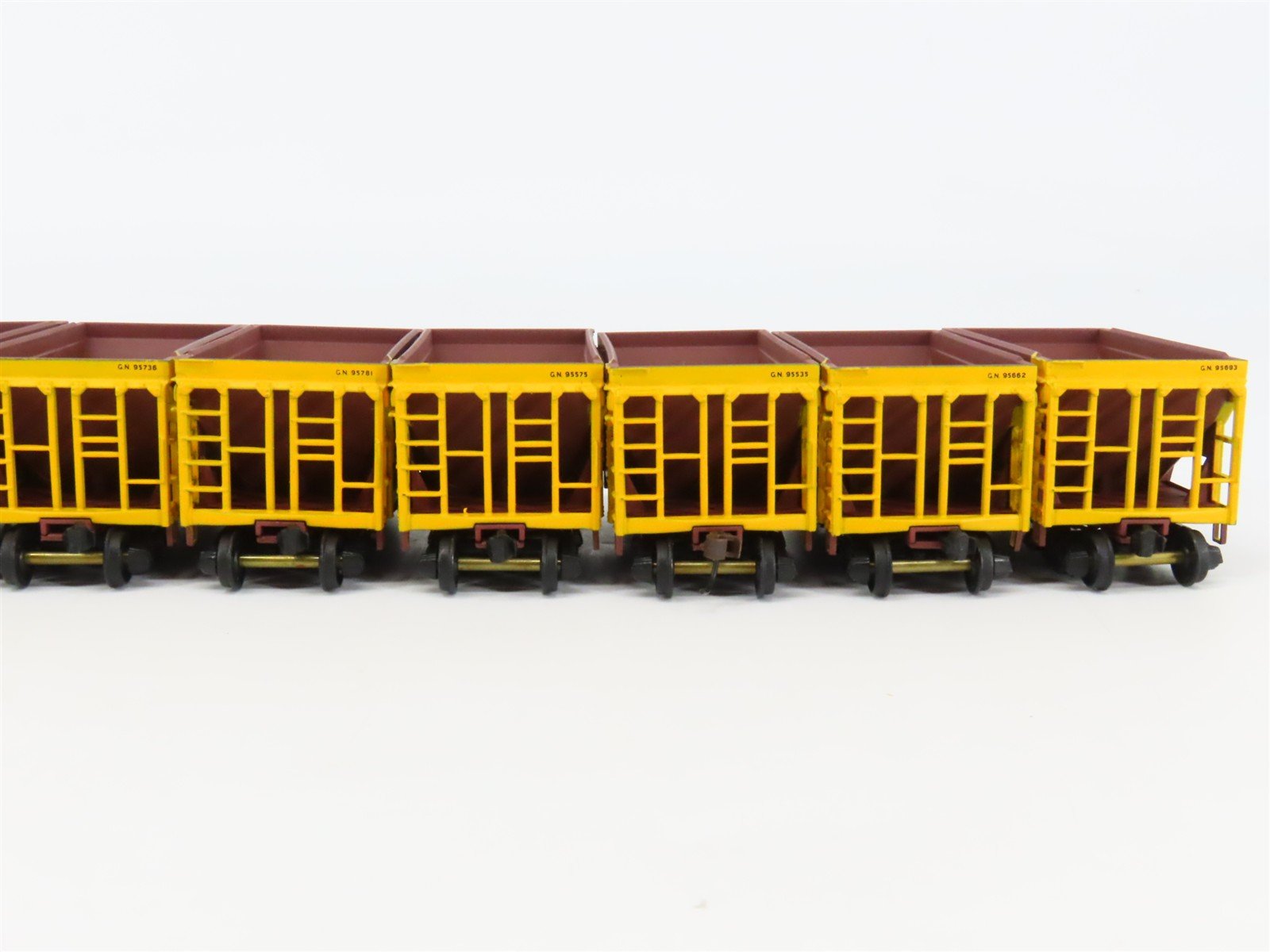 HO Scale Walthers 932-4555 GN Great Northern Taconite Ore Cars 12-Pack