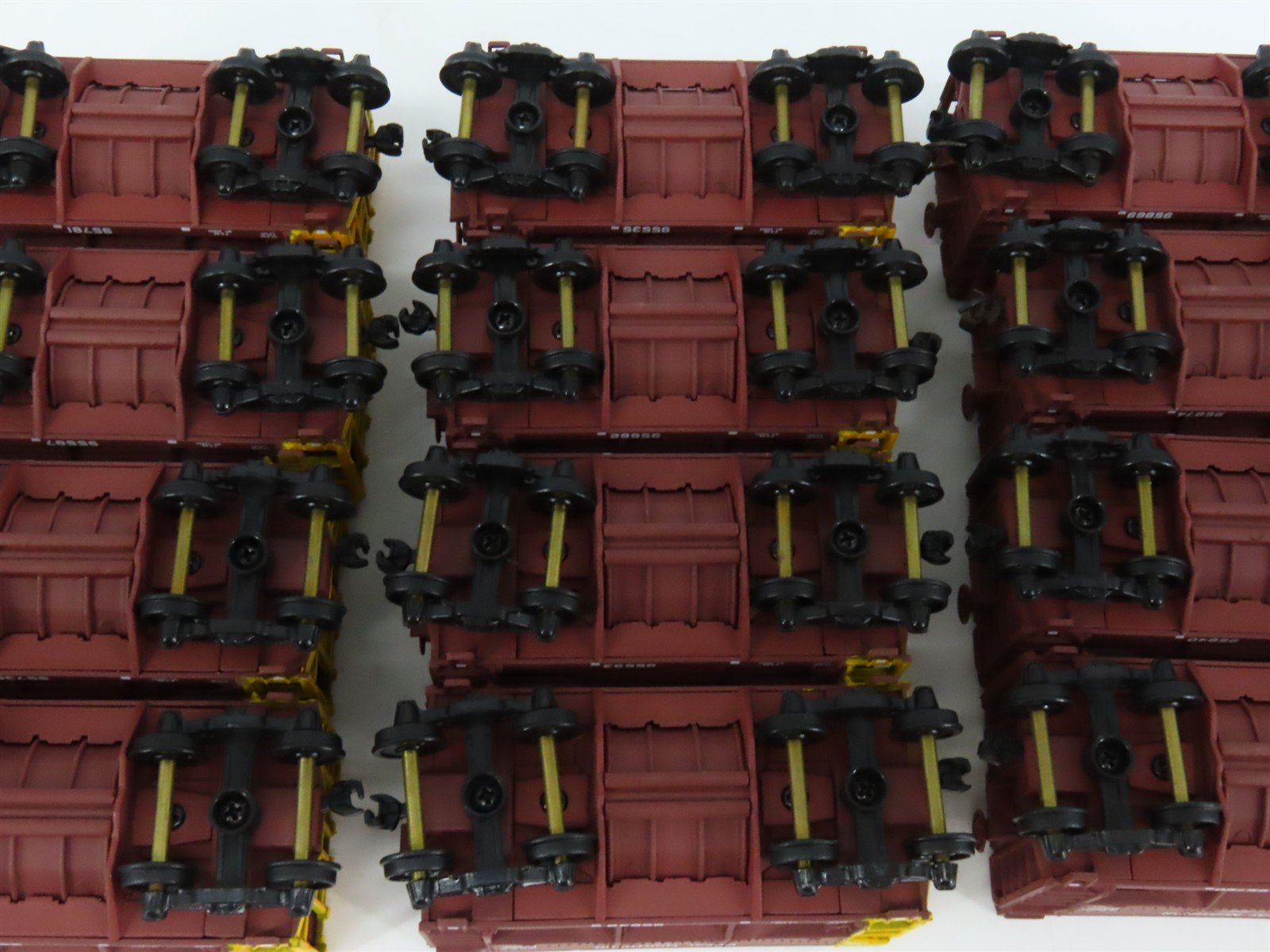 HO Scale Walthers 932-4555 GN Great Northern Taconite Ore Cars 12-Pack
