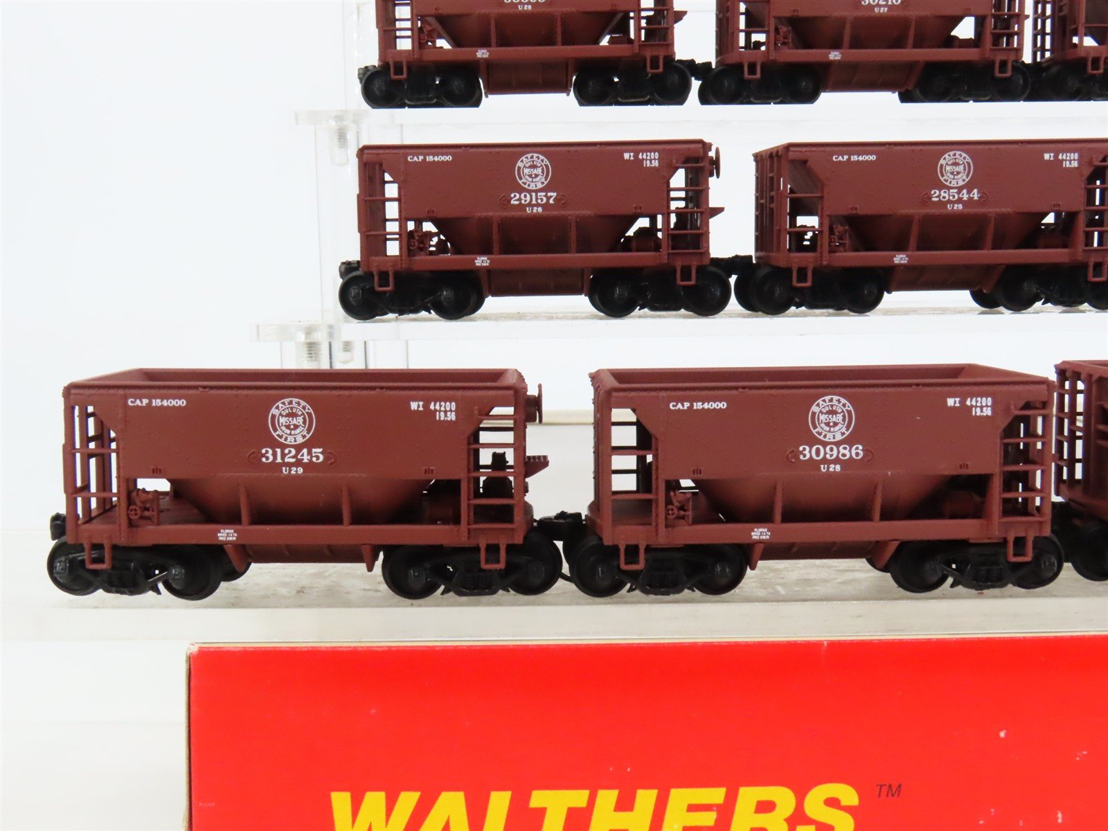 HO Scale Walthers 932-4454 DM&IR Missabe Road Ore Cars 12-Pack