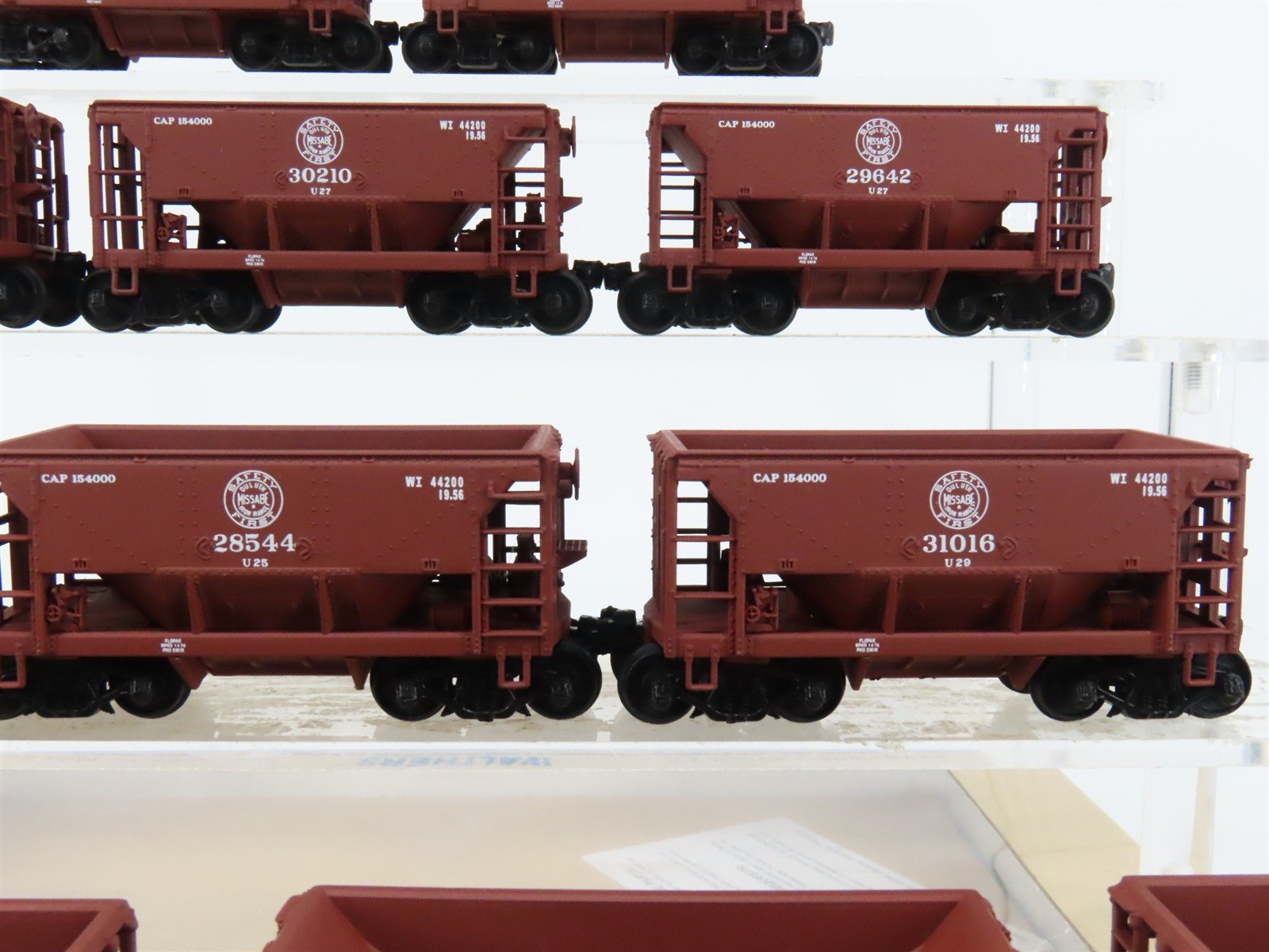 HO Scale Walthers 932-4454 DM&IR Missabe Road Ore Cars 12-Pack