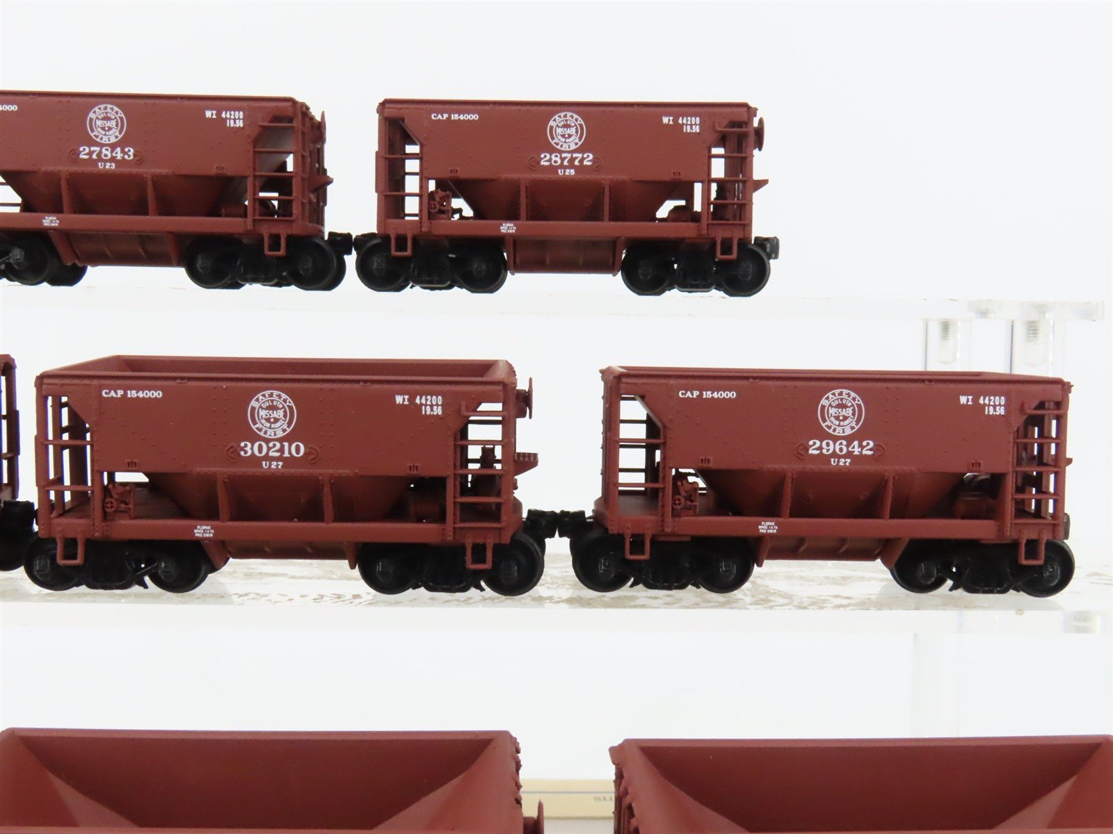 HO Scale Walthers 932-4454 DM&IR Missabe Road Ore Cars 12-Pack