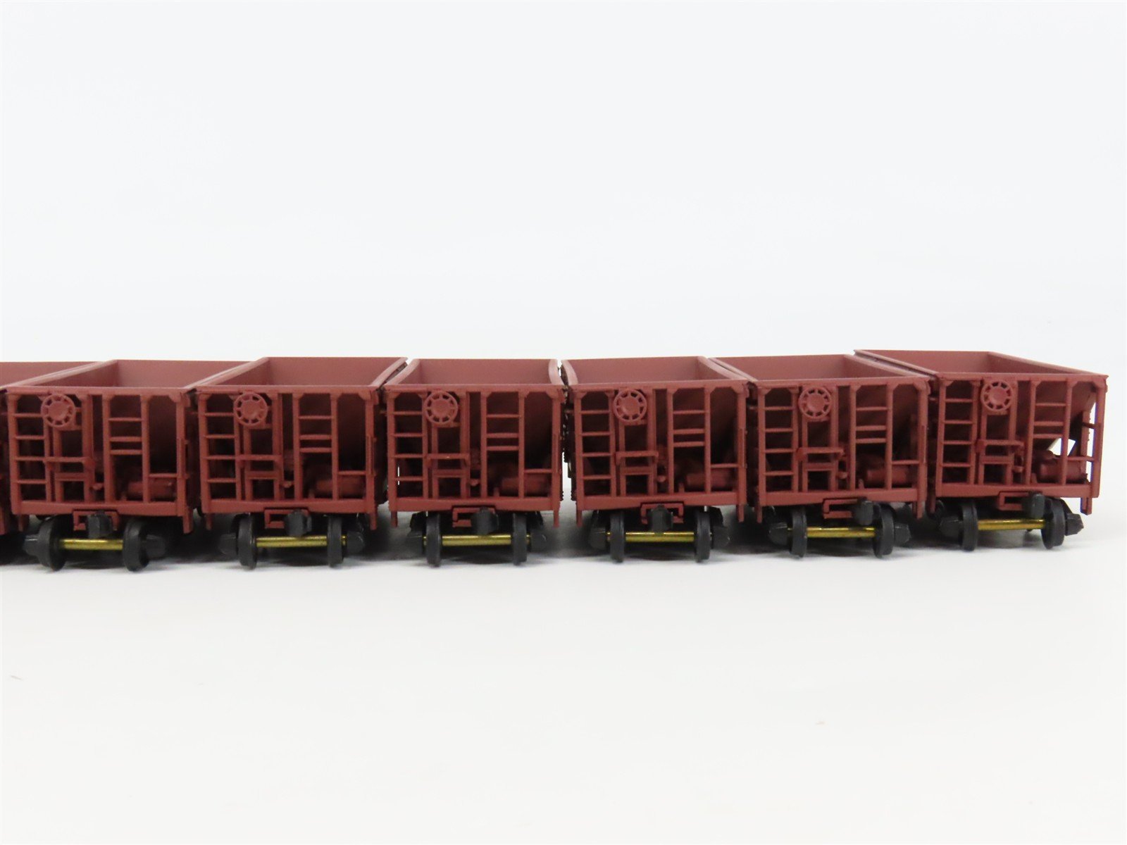 HO Scale Walthers 932-4454 DM&IR Missabe Road Ore Cars 12-Pack