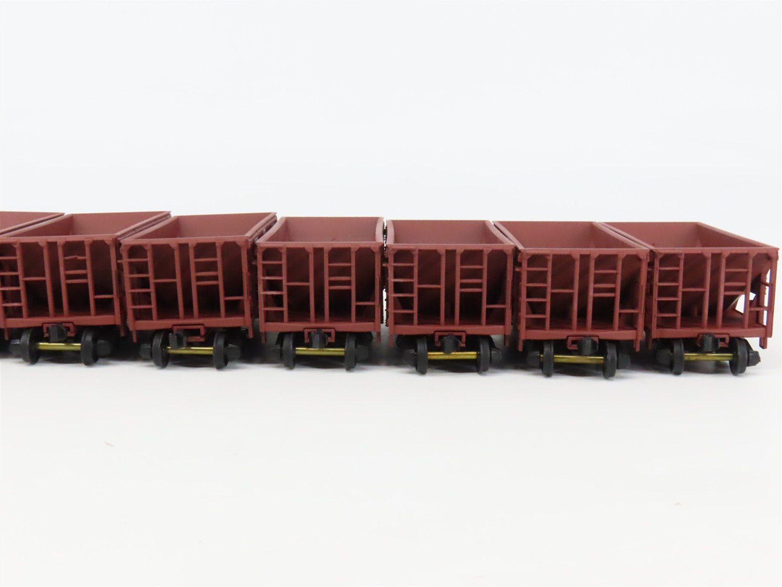 HO Scale Walthers 932-4454 DM&IR Missabe Road Ore Cars 12-Pack