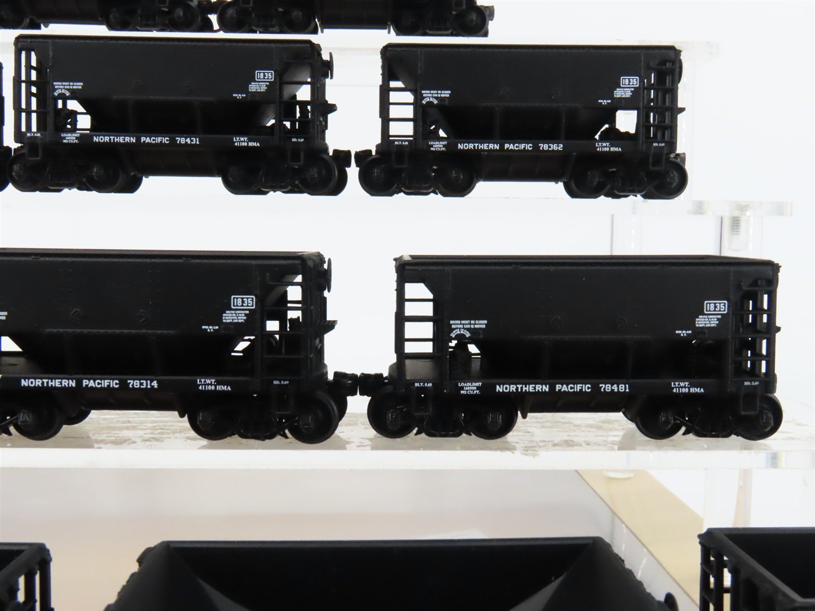 HO Scale Walthers 932-4465 NP Northern Pacific Ore Cars 12-Pack