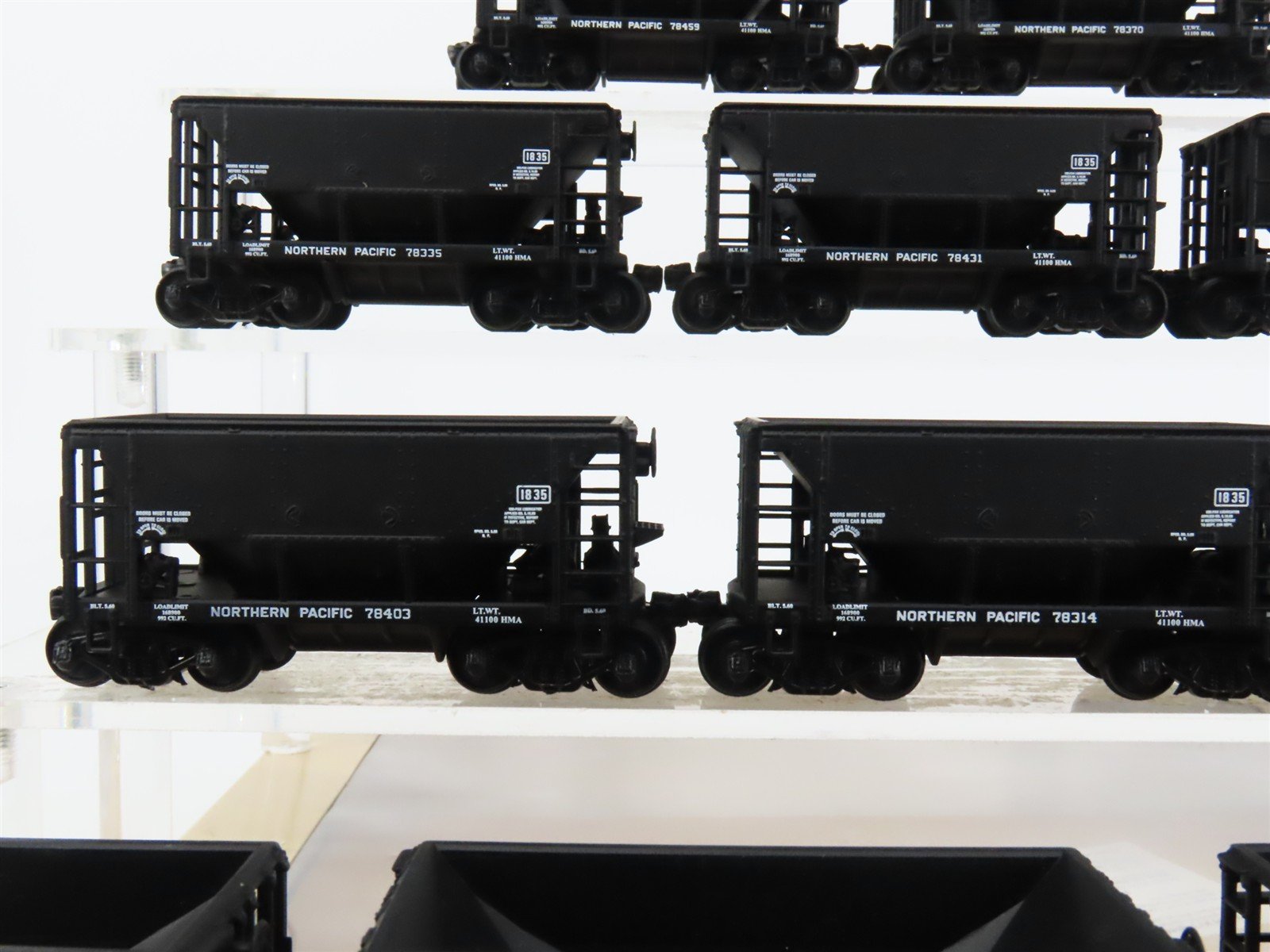 HO Scale Walthers 932-4465 NP Northern Pacific Ore Cars 12-Pack