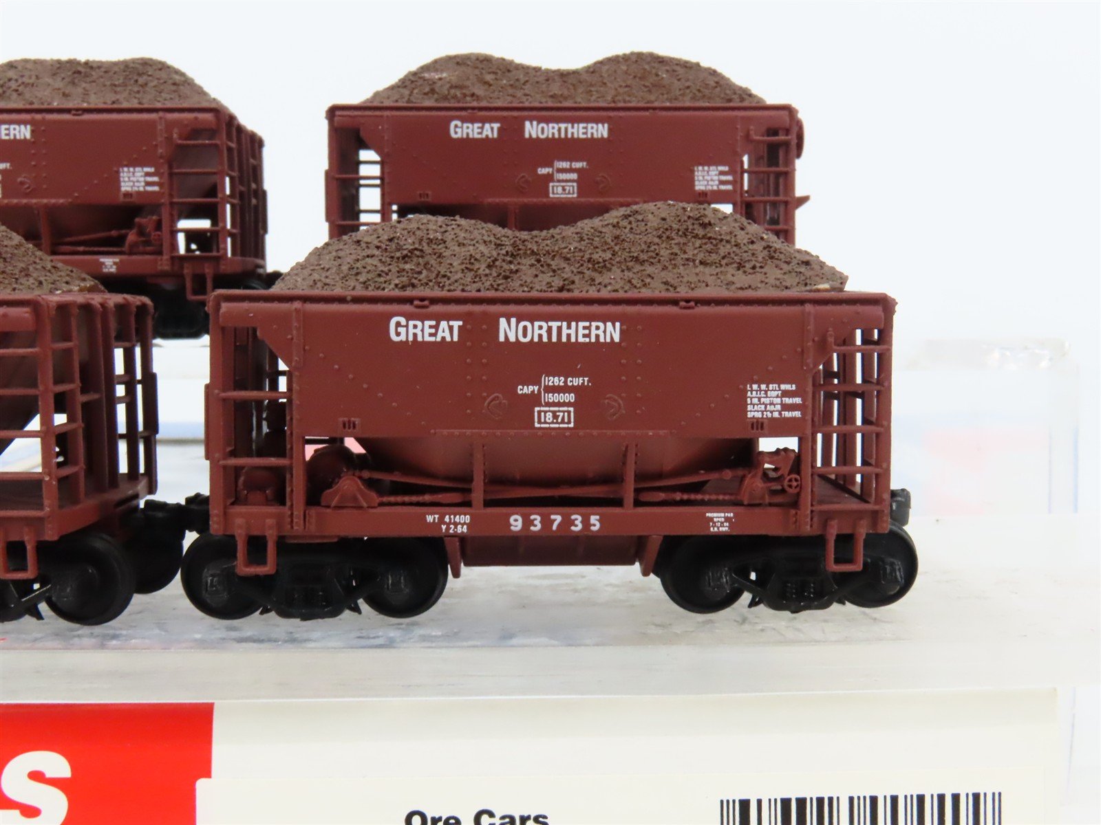 HO Scale Walthers 932-4402 GN Great Northern Ore Cars 4-Pack w/ Custom Load